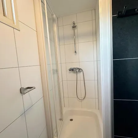 521 Op Recreatiepark De Wielen Chalet